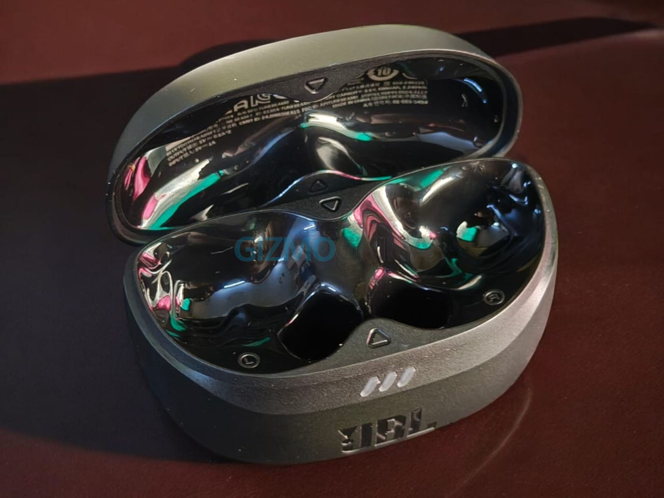 JBL Tune Beam 2
