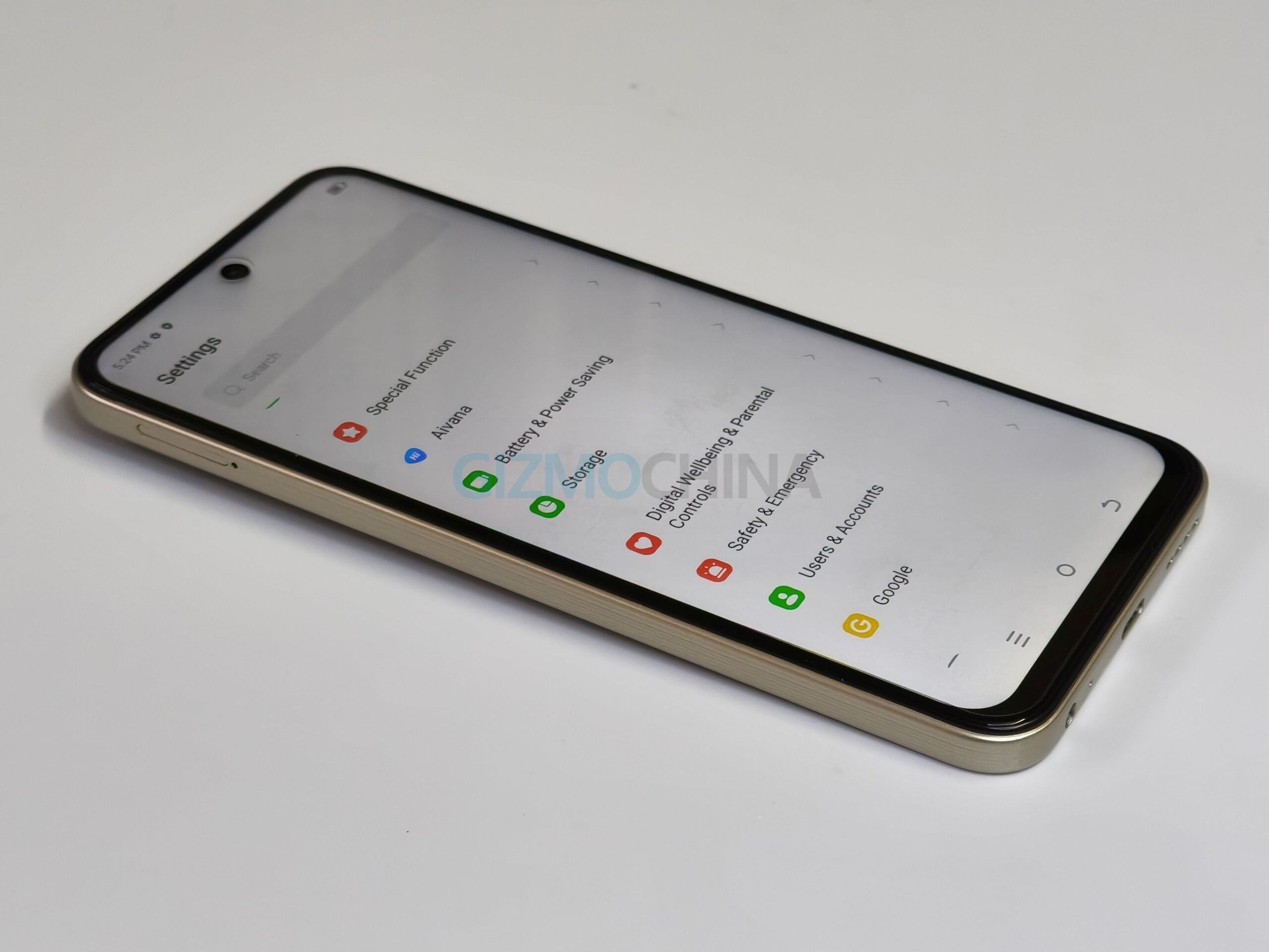 itel Zeno 5G (left side)
