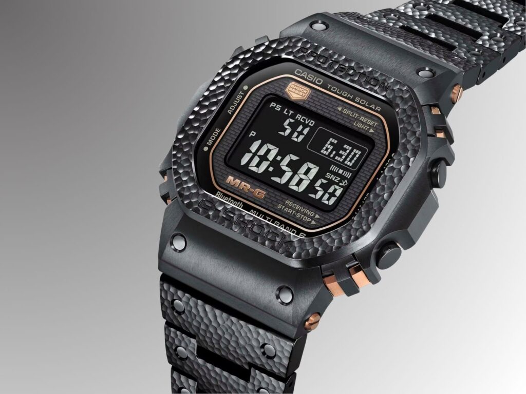 Casio G-Shock MRG-B5000HT दस्तकारी और हथौड़ा