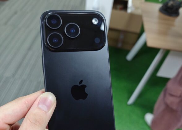 Apple May Introduce Liquid Glass as Exclusive iPhone 17 Pro Color ...