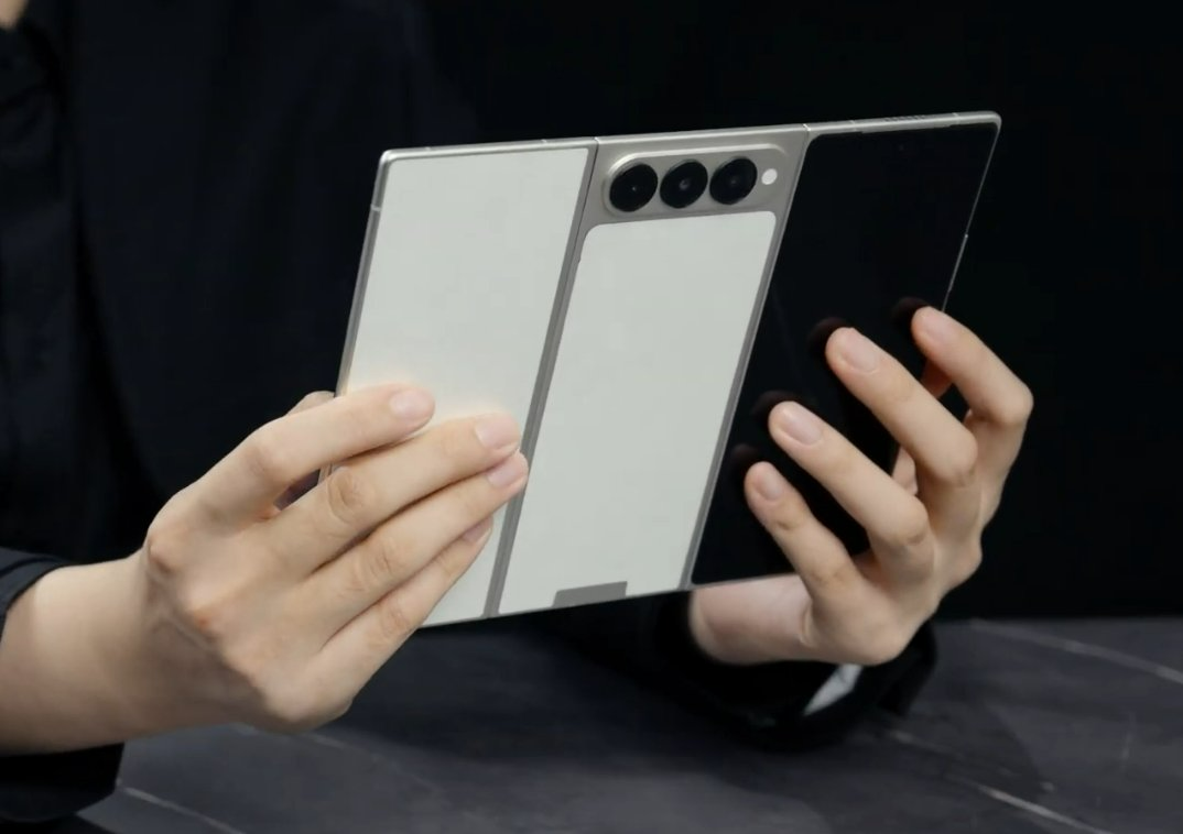 Tecno Phantom Ultimate G Fold