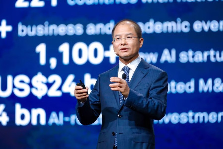 Huaweis rotating chairman Eric Xu