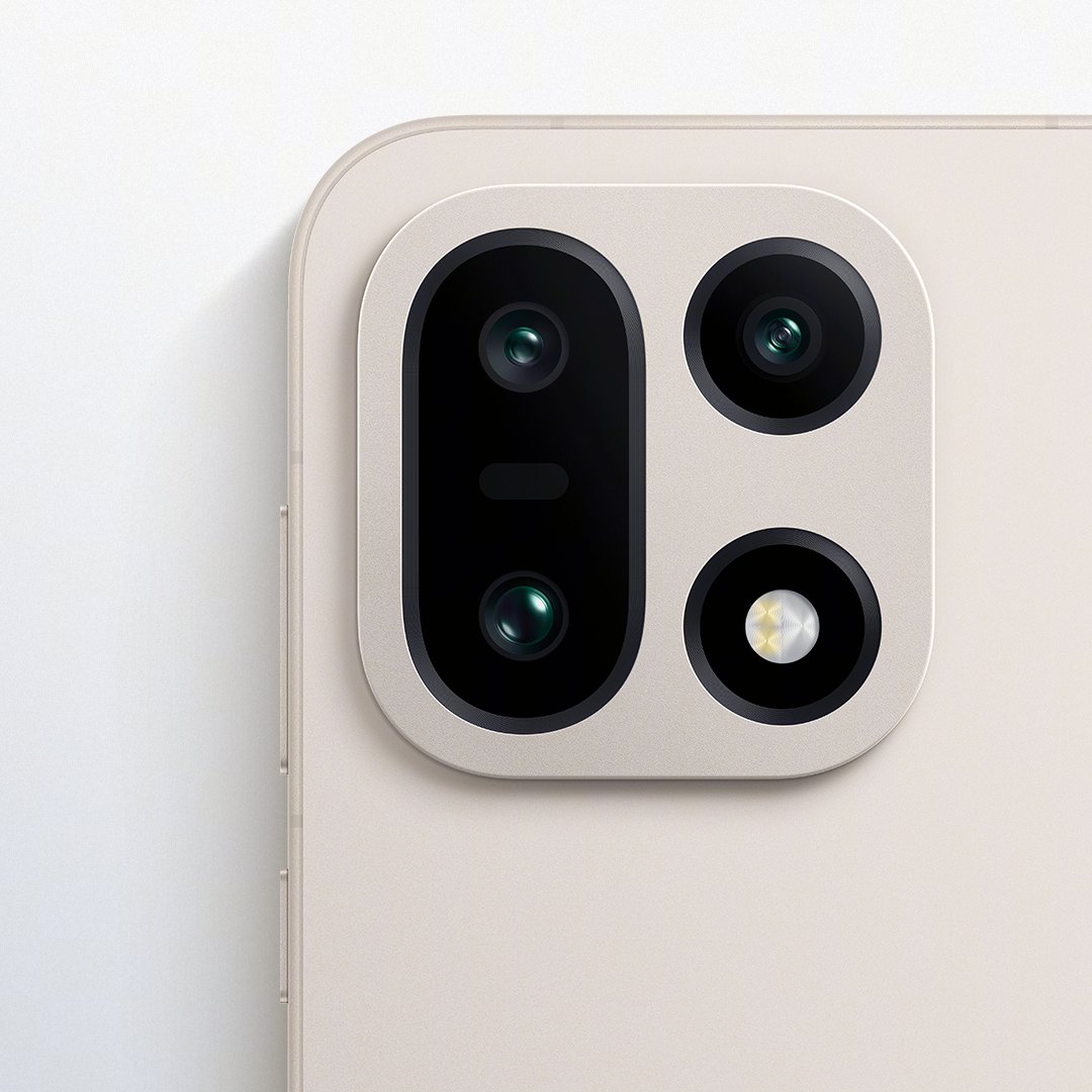 OnePlus 15 camera module