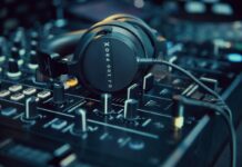 beyerdynamic Introduces DJ 300 PRO X and CLUB Headphones with 2-in-1 On-Ear and Over-Ear Design beyerdynamic DJ 300 PRO X