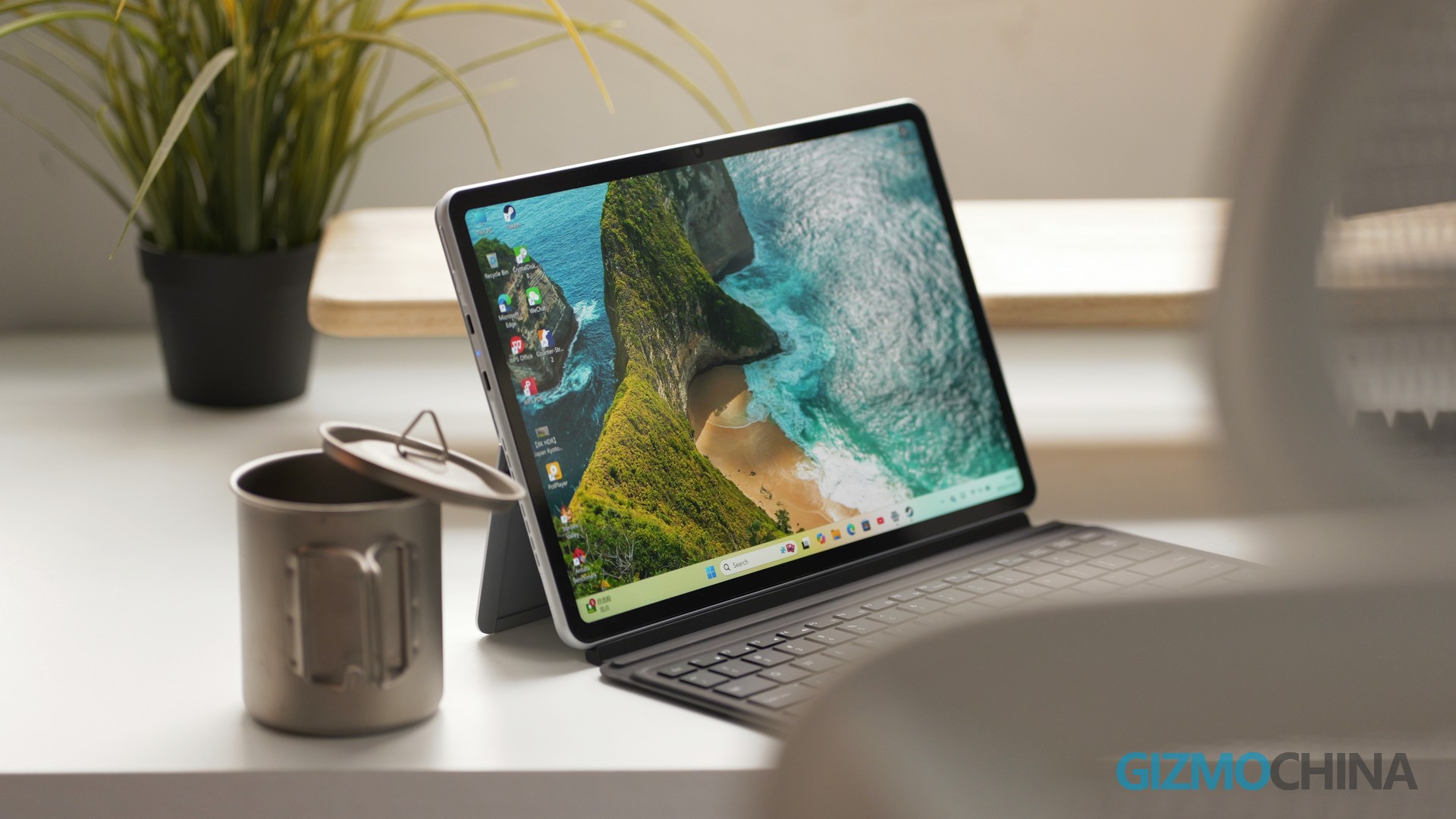 ALLDOCUBE iWORK GT Ultra 2025 Review: Windows 11 2-in-1 for ...