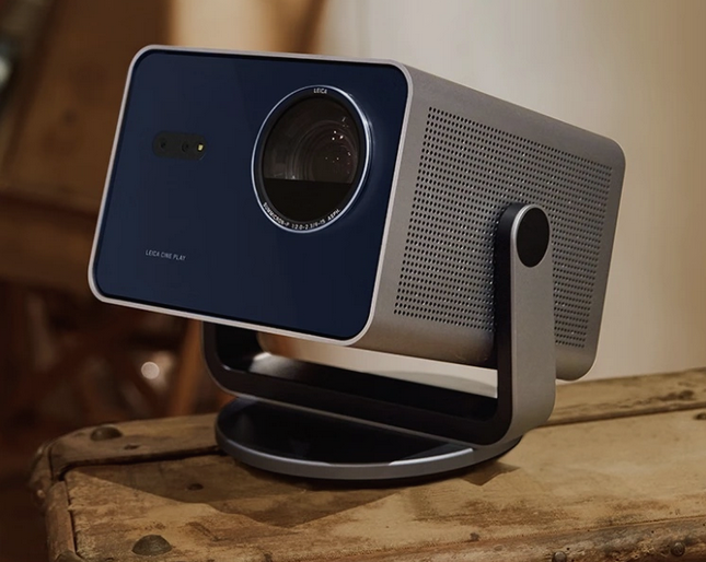Проектор Leica Cine Play 1 Plus 4K выходит на рынок как 300-дюймовый домашний кинотеатр