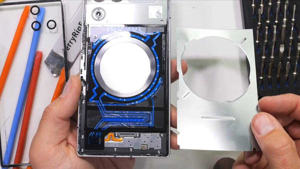 A look at RedMagic 11 Pro’s futuristic cooling mechanism from the inside