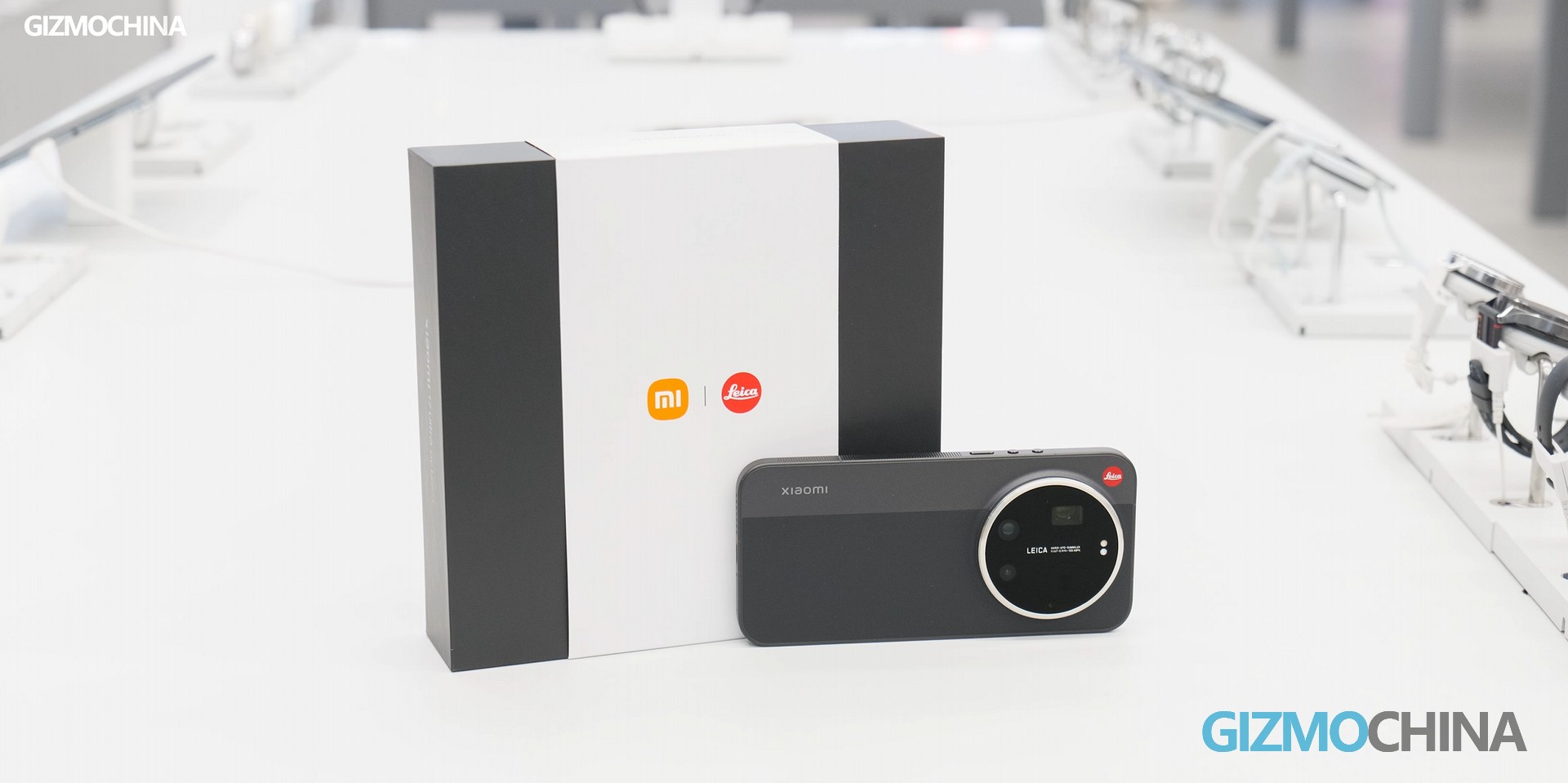 Xiaomi 17 Ultra by Leica Unboxing & Hands-on: Makes Photography