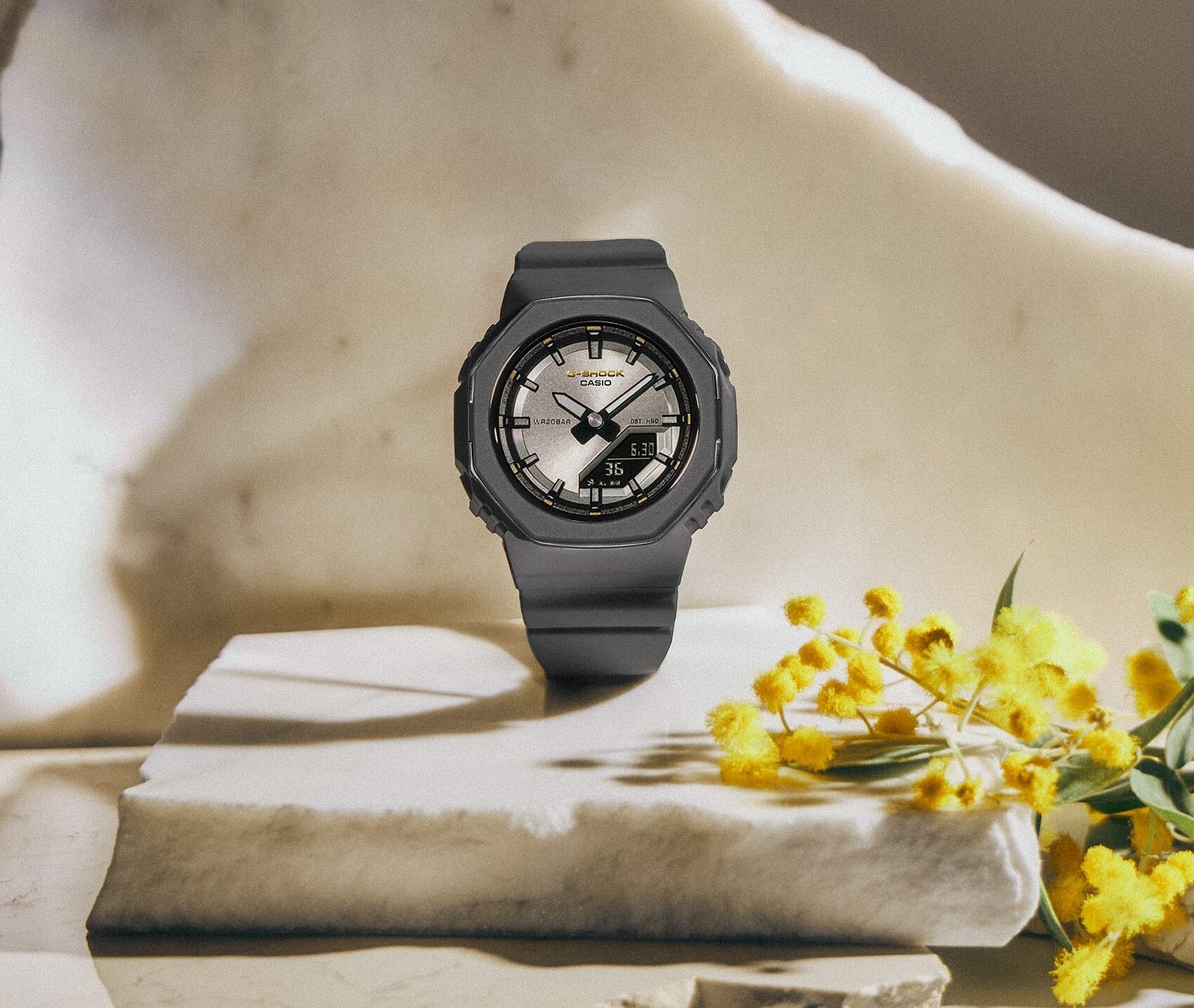 Casio G-Shock GMA-P2126W-8A Debuts with Minimalist Monochrome Casio G-Shock GMA-P2126W-8A Debuts with Minimalist Monochrome