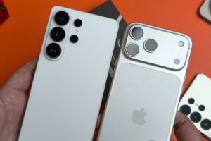 Samsung-Galaxy-S26-Ultra-vs-iPhone-17-Pro-Max-in-real-life