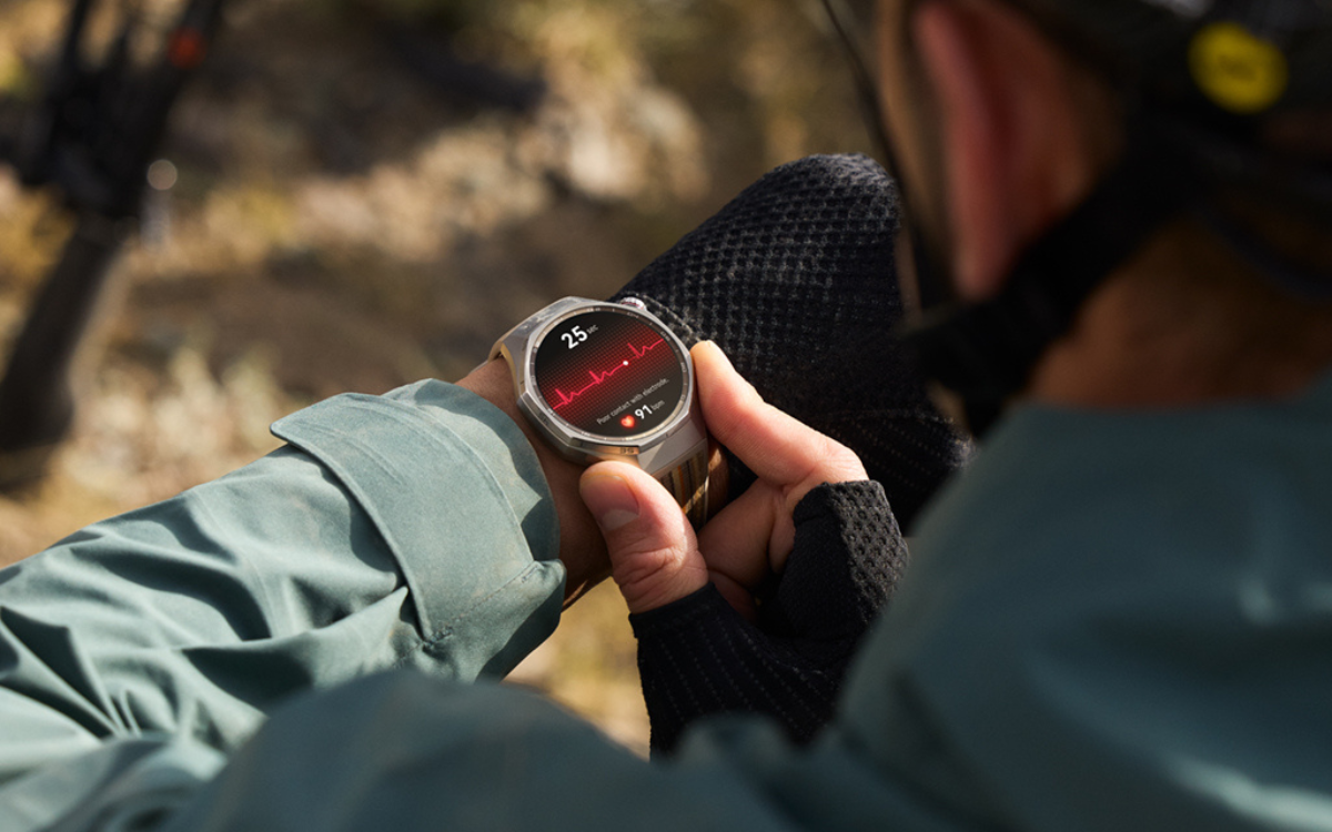 Huawei leads China’s online smartwatch market with 46.8% sales growth in 2025