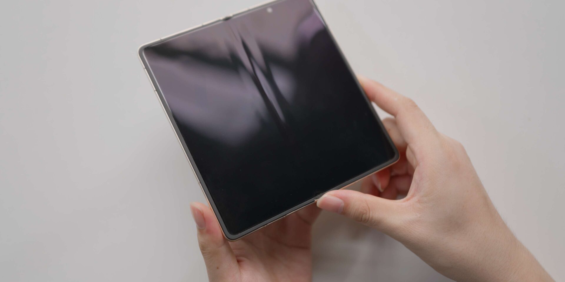 Honor Magic V6 Experience: The New King of Foldables? - Gizmochina