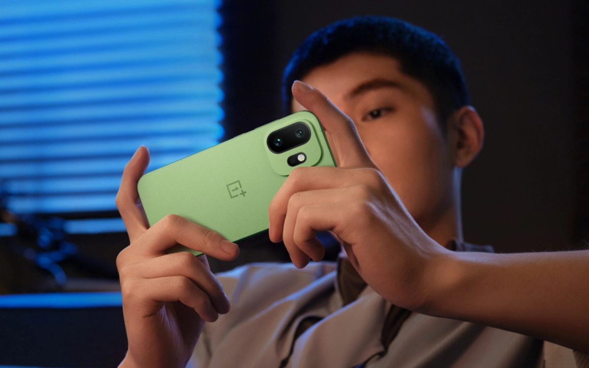 OnePlus 15T launched with Snapdragon 8 Elite Gen 5, 165Hz AMOLED display & 7500mAh battery