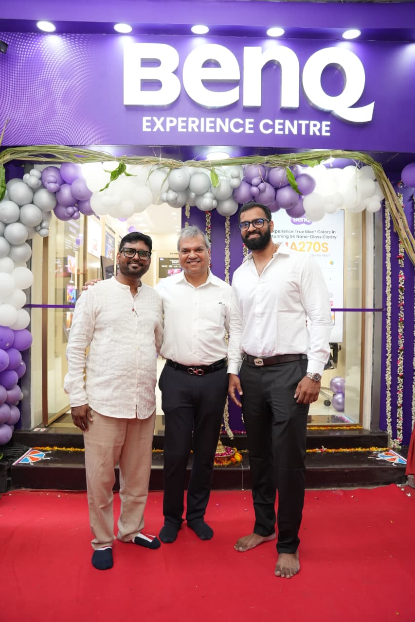 Right to Left - Anil Jain, Proprietors, Nexus Infosys. Mr. Rajeev Singh, MD, BenQ India & South Asia, Vinod Jain, Proprietors, Nexus Infosys