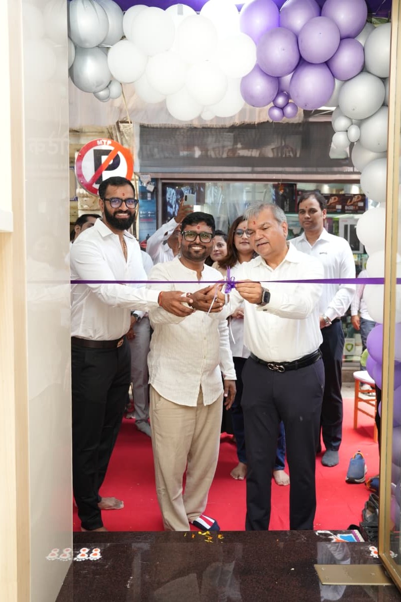 Right to Left - Mr. Rajeev Singh, MD, BenQ India & South Asia, Vinod Jain, Proprietors, Nexus Infosys, Anil Jain, Proprietors, Nexus Infosys
