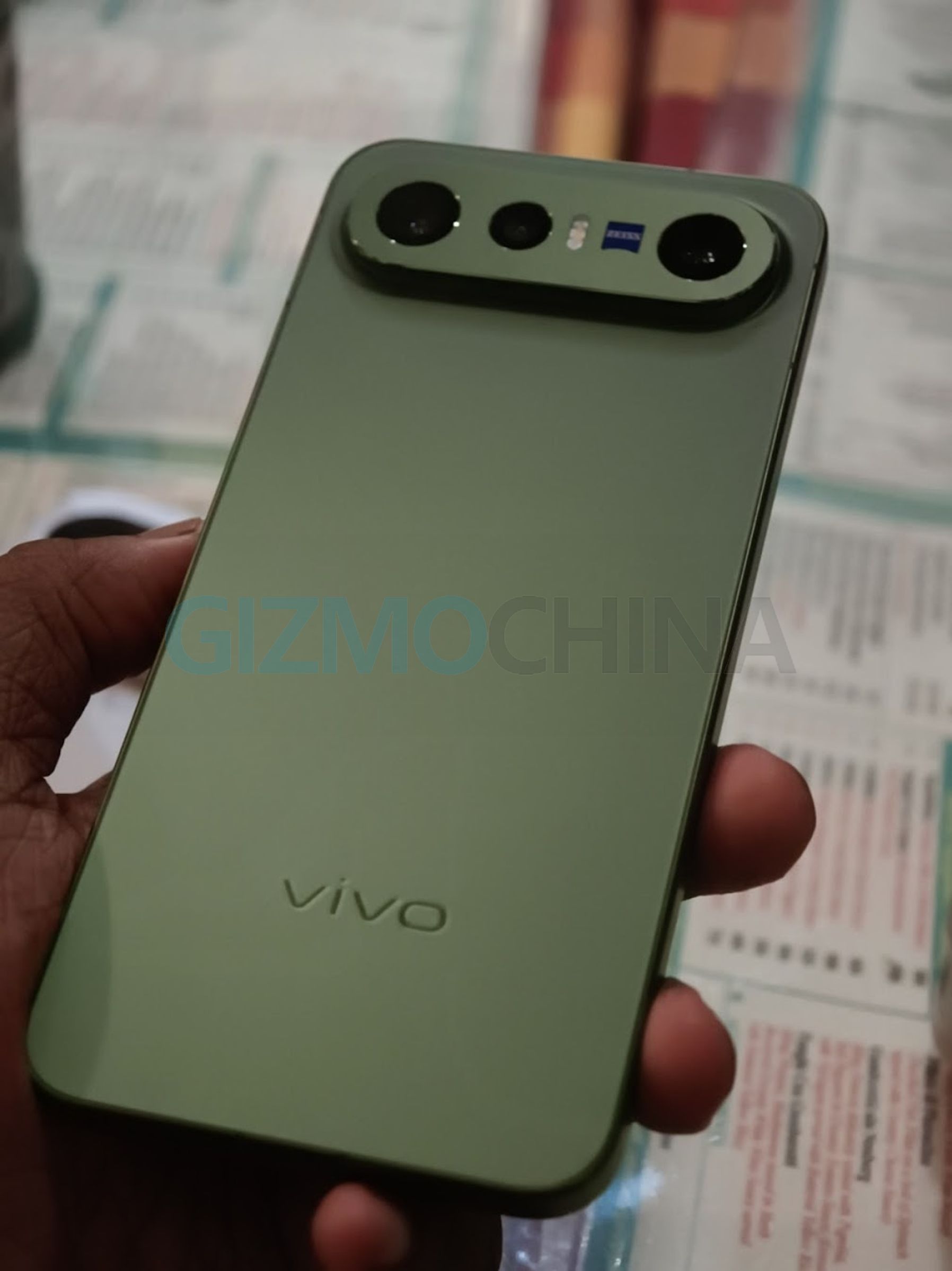 Vivo X300 FE