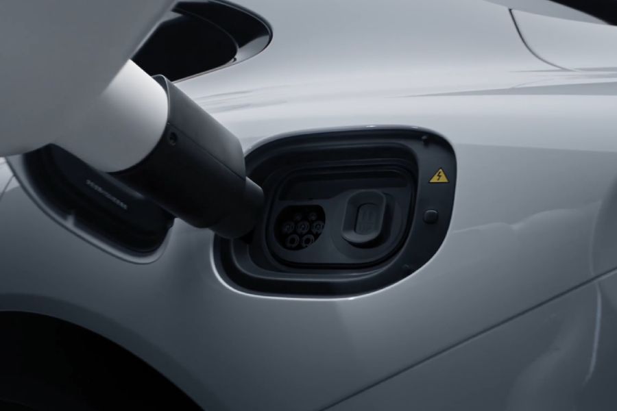 Xiaomi EV robotic arm for charging