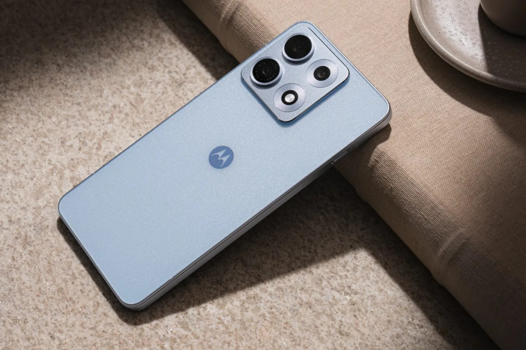 Motorola Android 17 update rollout