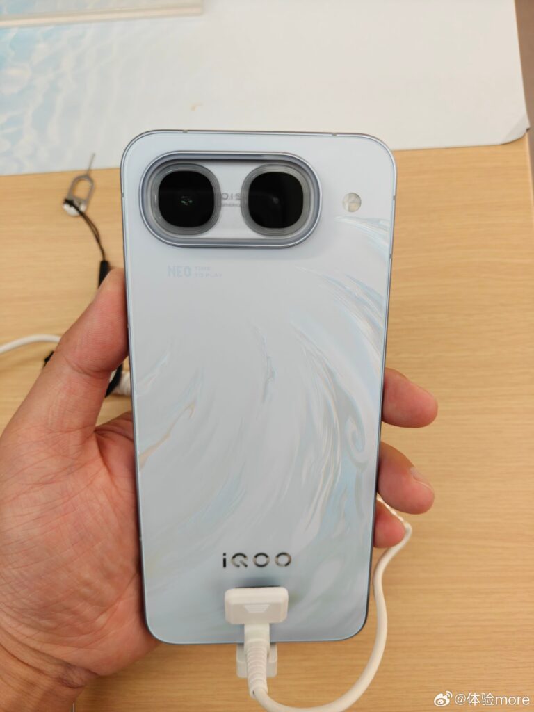 iQOO Neo 11 Ultra leaked images1