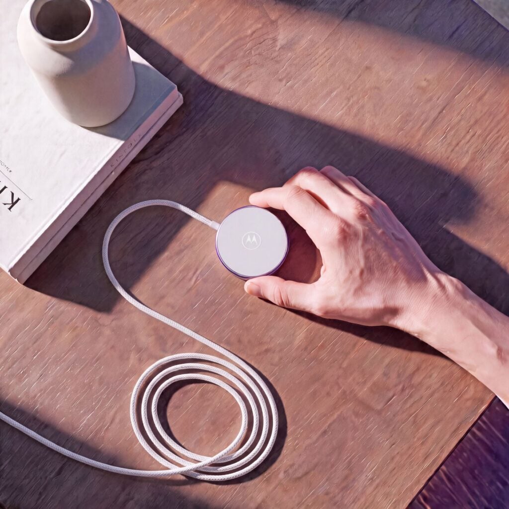 Moto Snap Wireless Charger