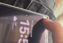 Galaxy Z Fold 8 owner shows corners of the inner display are flexing inward