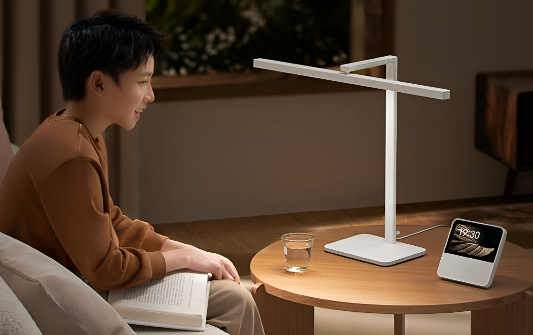 Photo: gizmochina.com Xiaomi Launches Mijia Vertical Study Lamp 2C and Desk Lamp 2 Clear Vision Edition