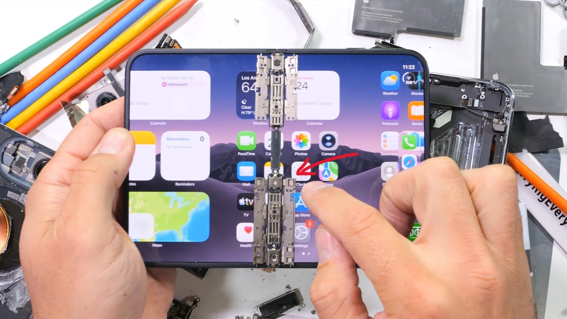 A closer look at what could be damaging iPhone Duo display