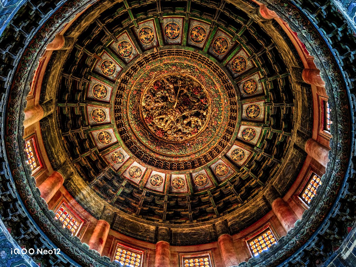 iQOO Neo 12 camera sample showing an ornate painted ceiling in high-resolution mode